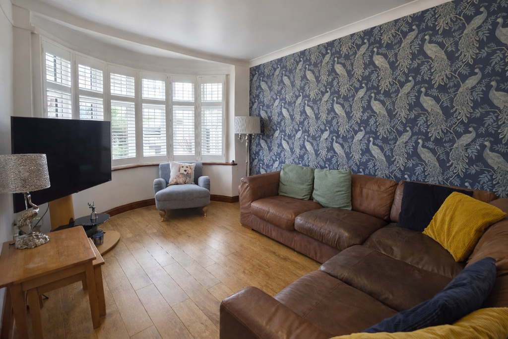 Property photo 2 of 35 Lounge