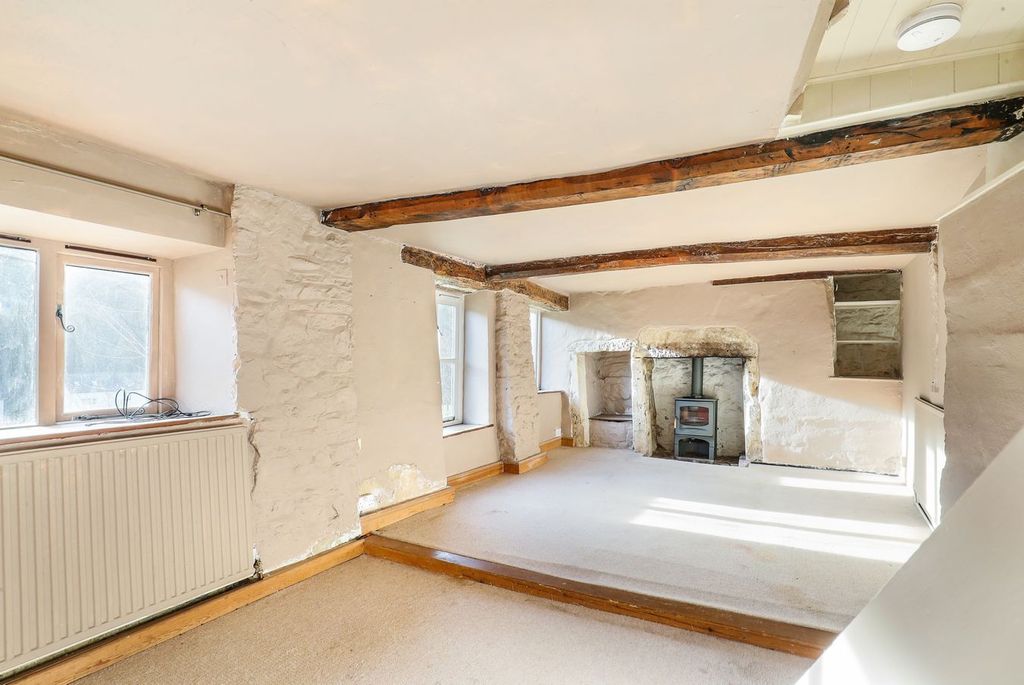 Property photo 3 of 27