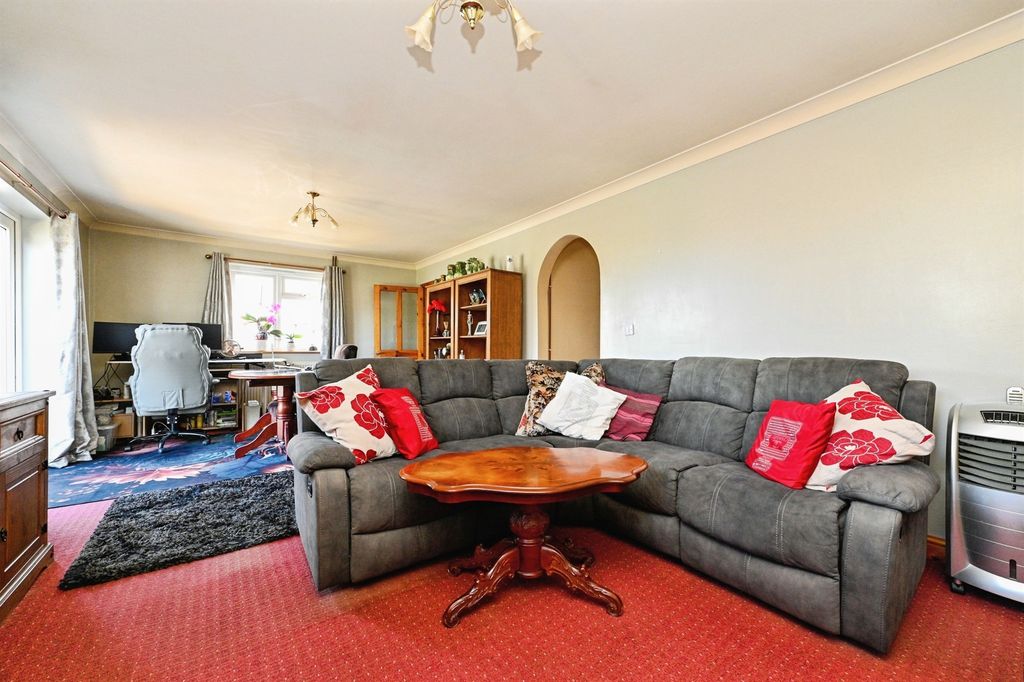 Property photo 3 of 20