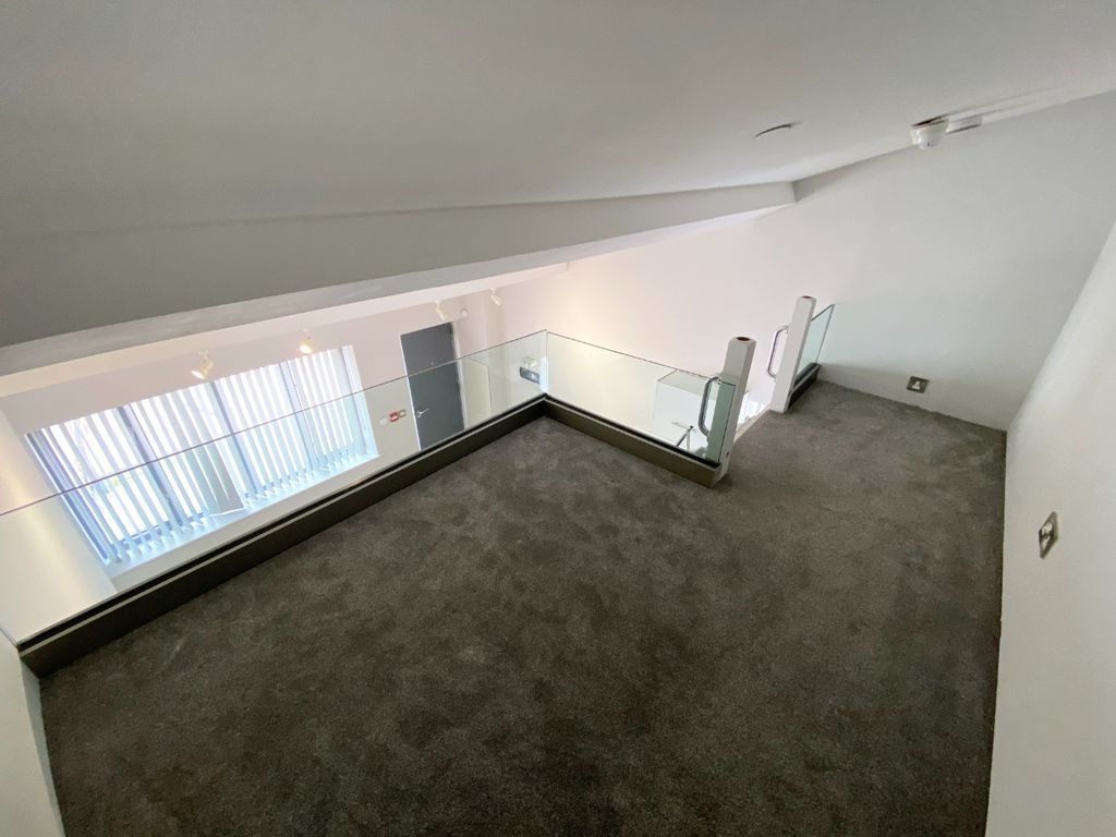 Property photo 3 of 6 4051195