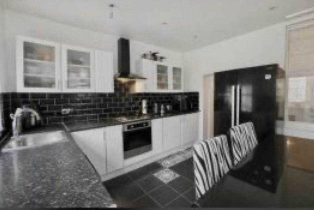 Property photo 3 of 4