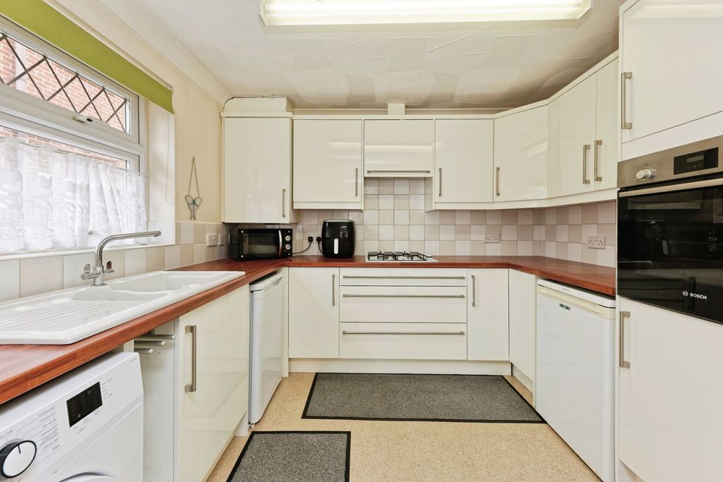Property photo 3 of 20 Img_1627_Rw