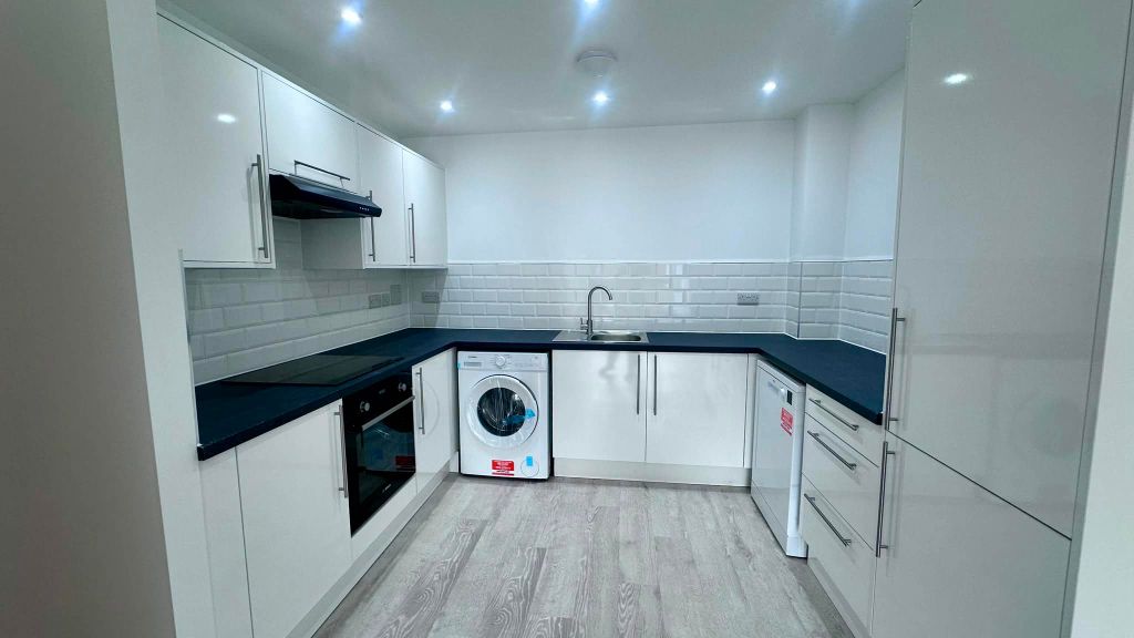 Property photo 2 of 8 Kitchen