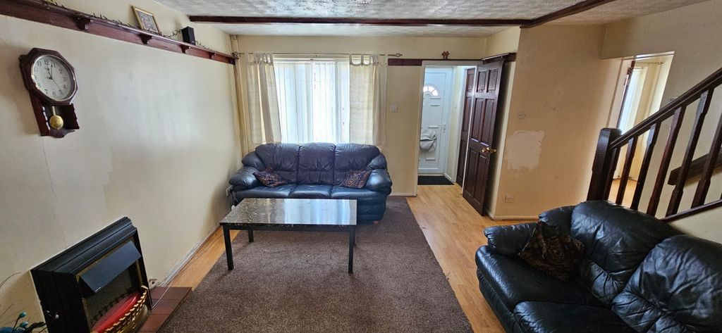 Property photo 3 of 19