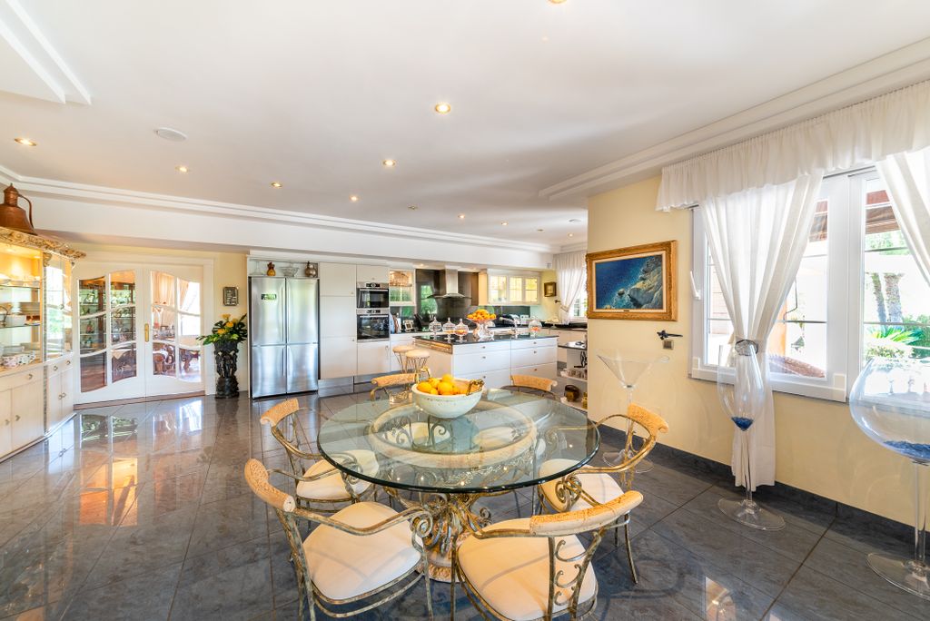 Property photo 3 of 70 71228 Web-20.Jpg