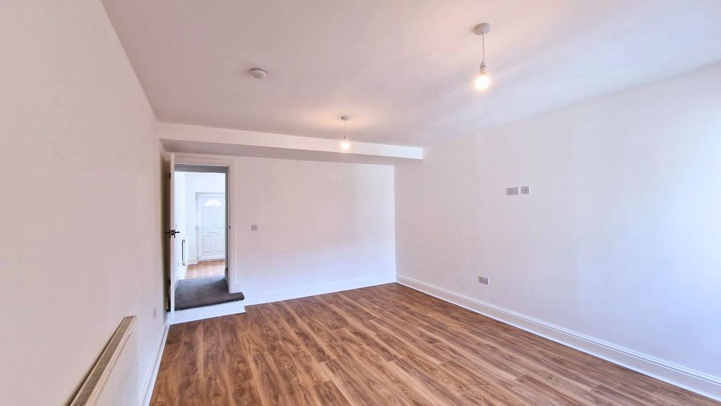 Property photo 3 of 14 Gallery