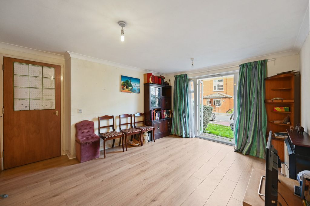 Property photo 3 of 9