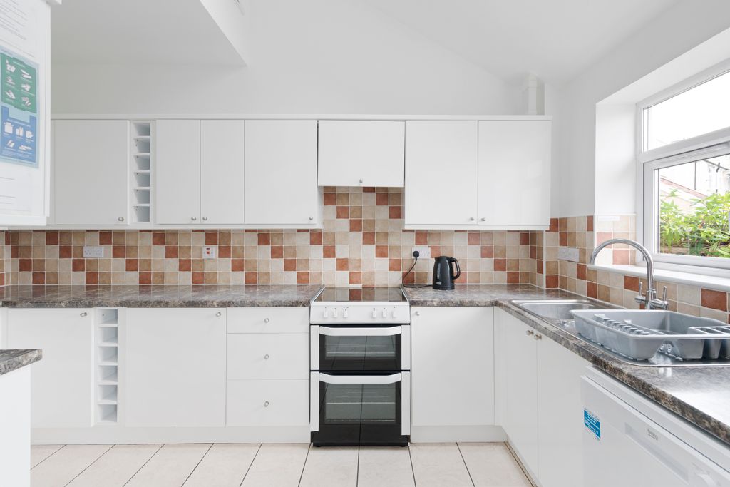 Property photo 2 of 30 714A2352