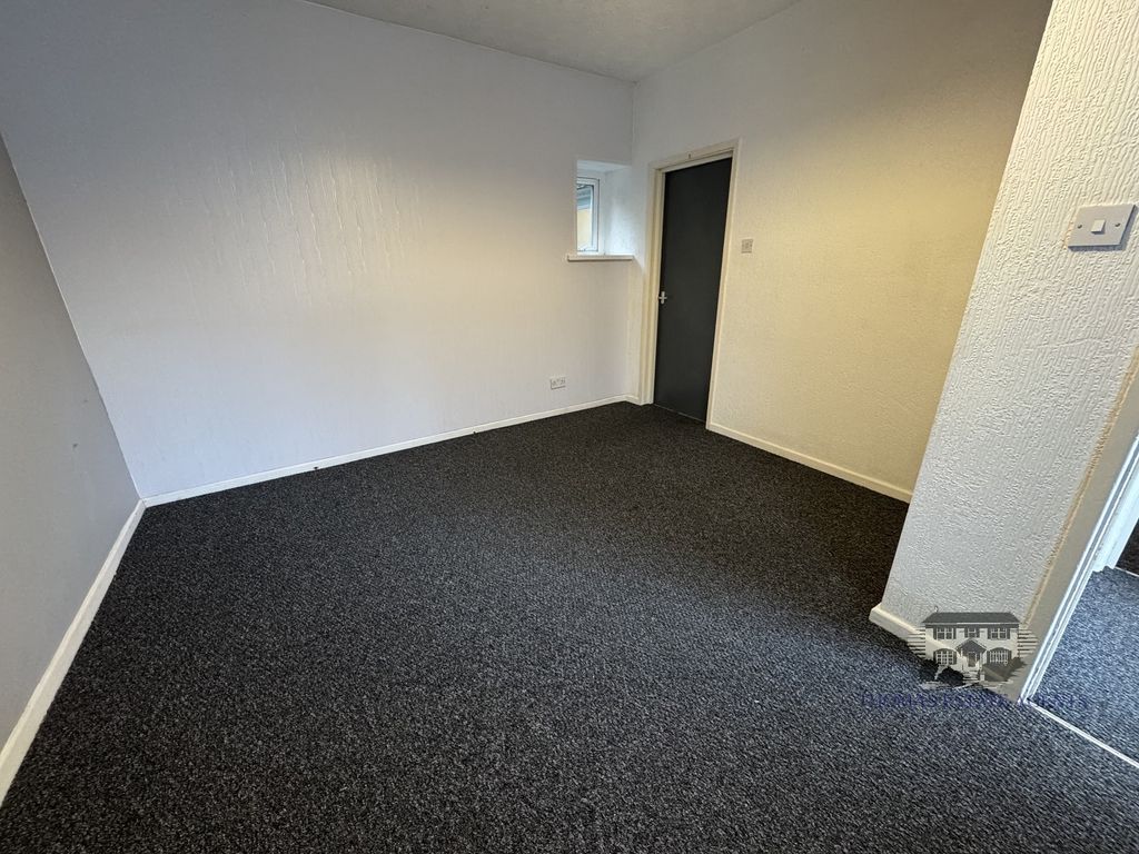 Property photo 2 of 10 Lounge