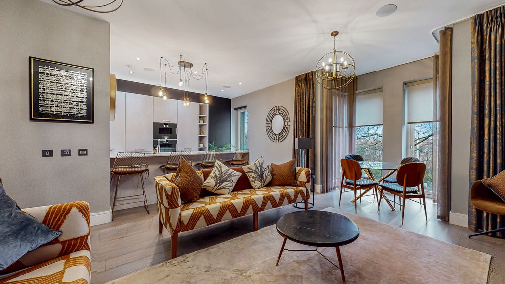 Property photo 3 of 42 30-Print-12 Park Quadrant Flat 1.2_82