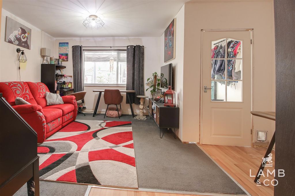 Property photo 2 of 11