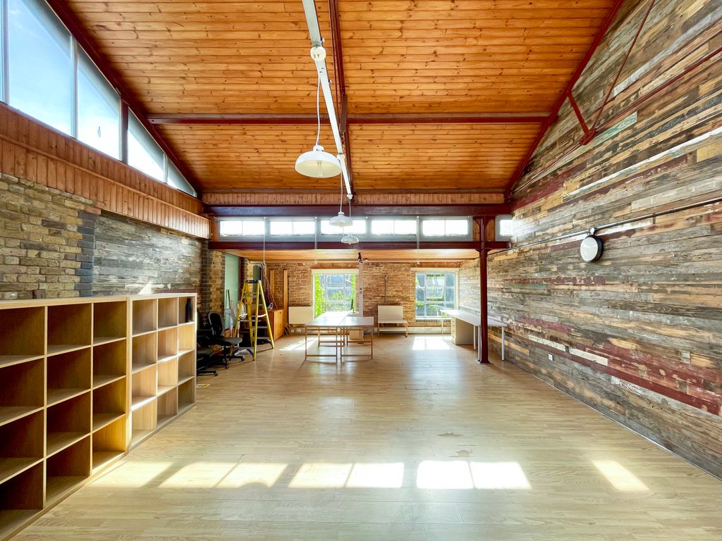 Property photo 3 of 6
