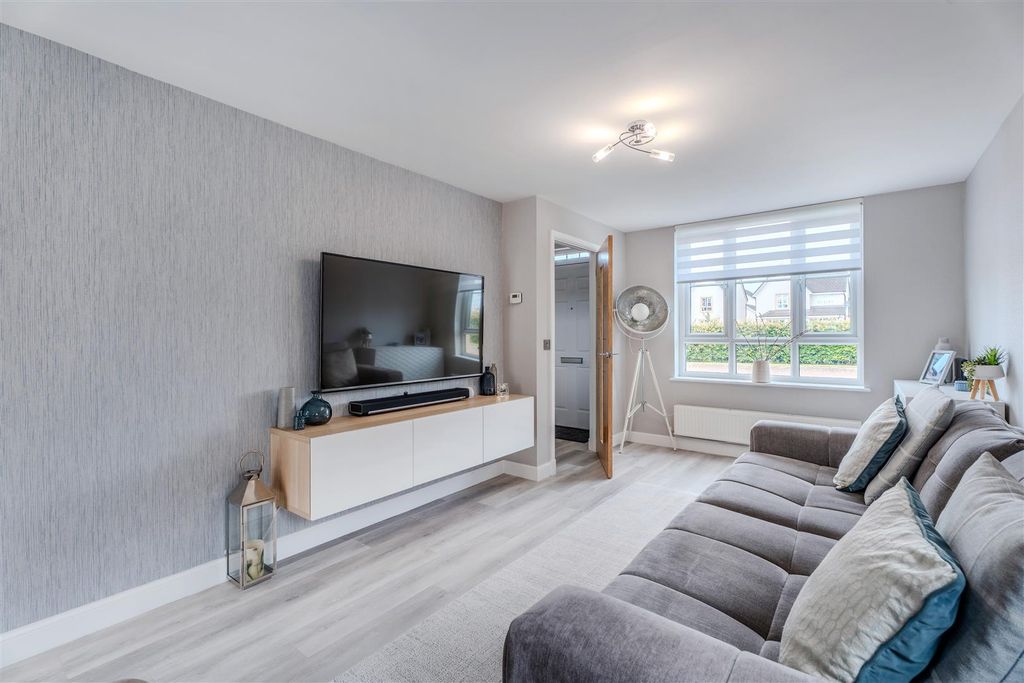 Property photo 2 of 31 101Langdrive-8.Jpg