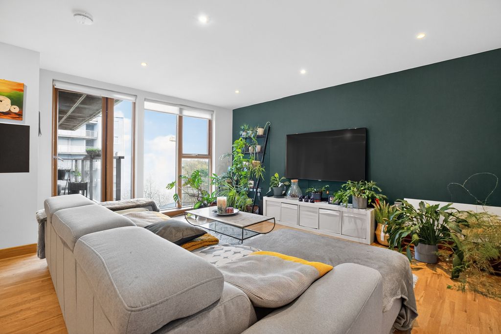 Property photo 3 of 22 Open Plan Living