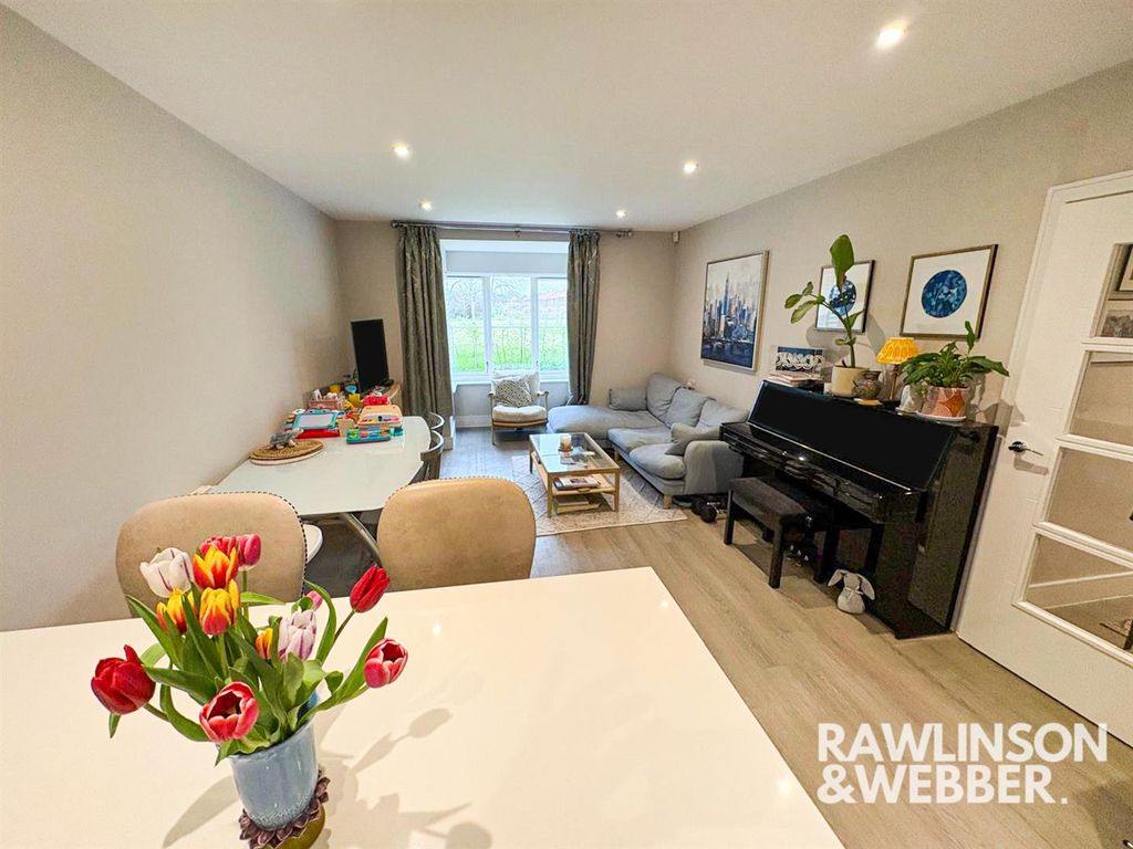 Property photo 3 of 13 52465c30-5229-4377-B976-91Bc0c930A8c.Jpg