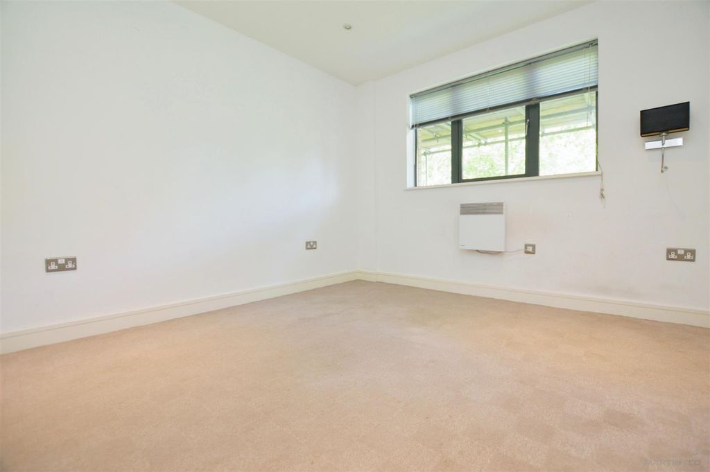 Property photo 2 of 12 Bedroom 2