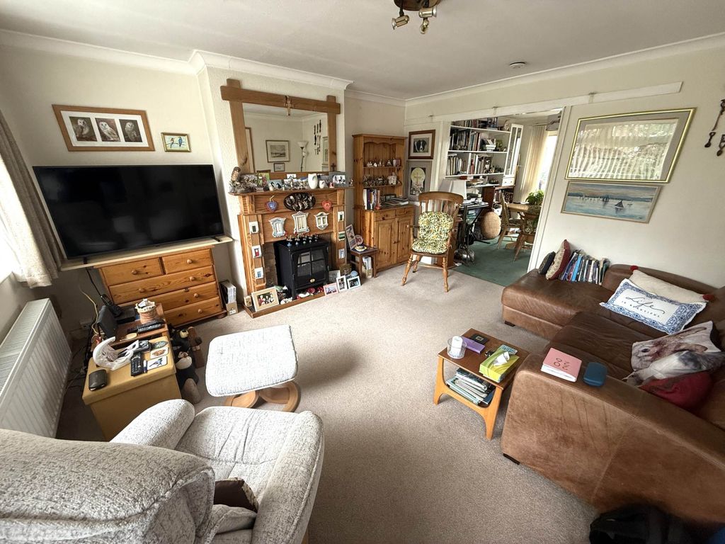 Property photo 2 of 16
