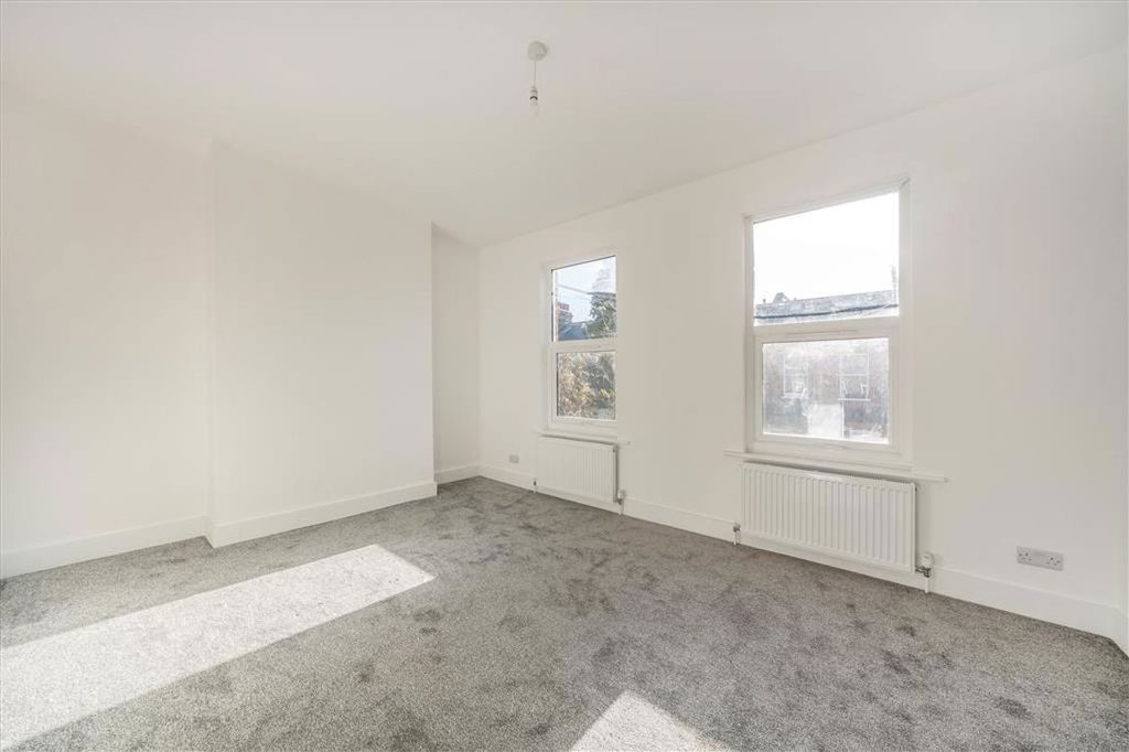 Property photo 3 of 5