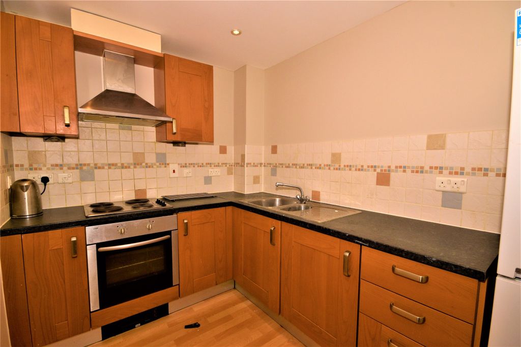 Property photo 2 of 10 Kitchen