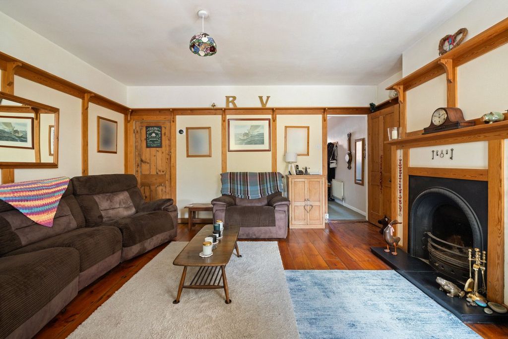 Property photo 2 of 21 Picture No. 27