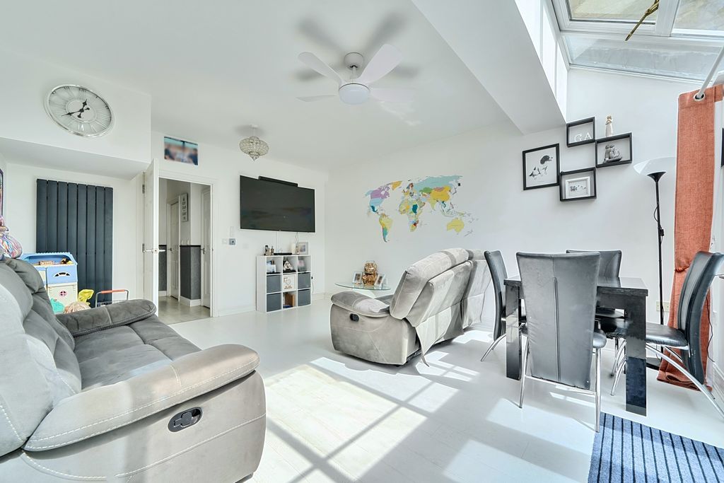 Property photo 3 of 19 1457237-16-69Fb328427519