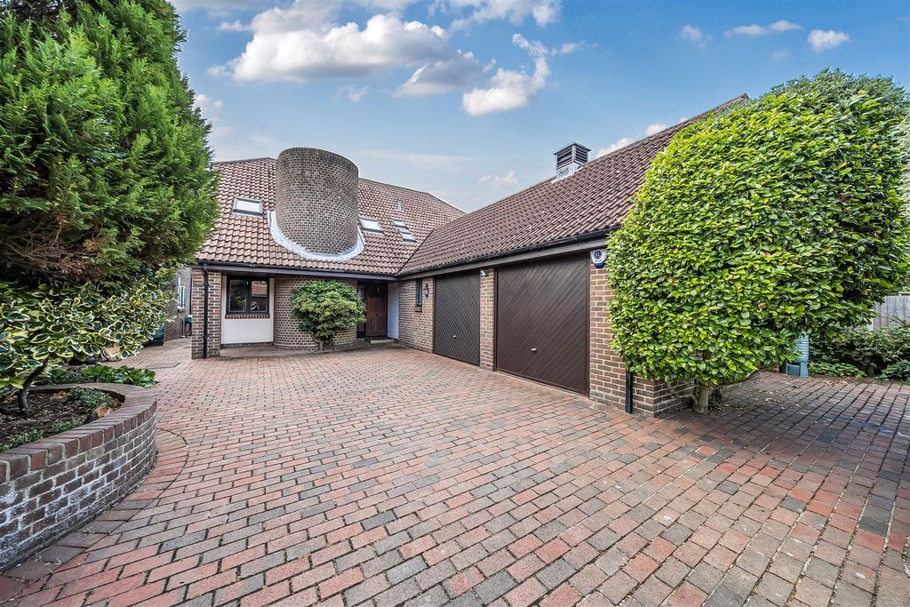 Property photo 1 of 32 Front