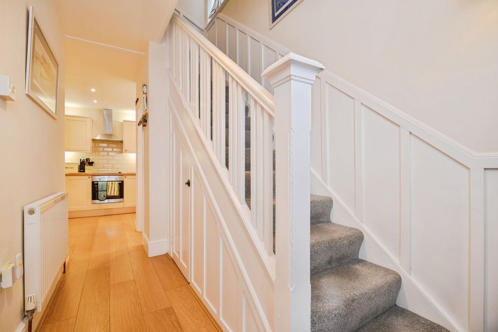 Property photo 3 of 17 Photo