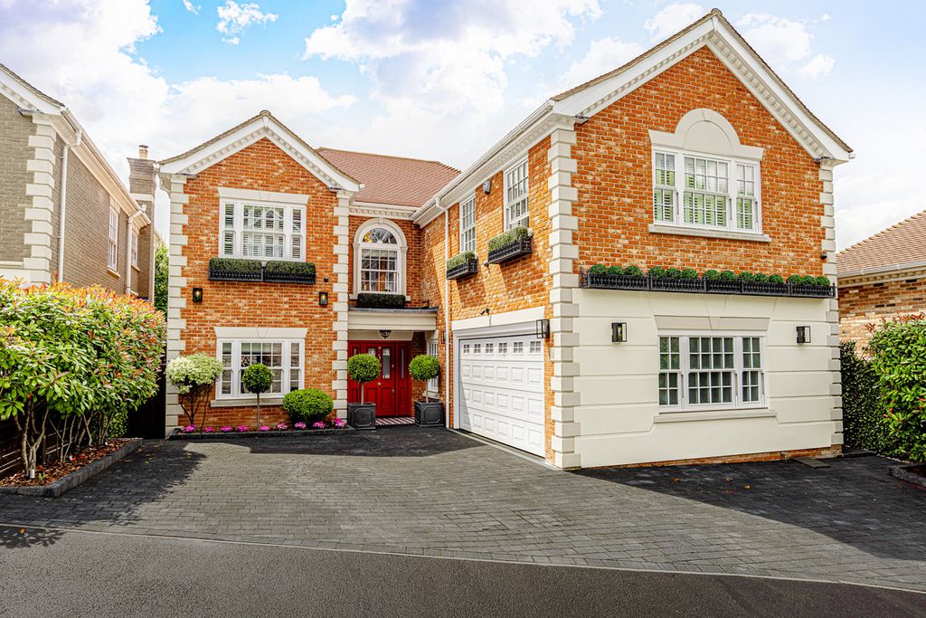 Property photo 1 of 50