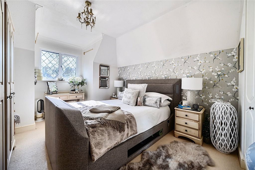Additional image 9 of 5 bed detached house for saleRuskin Court, Crowthorne, Berkshire RG45