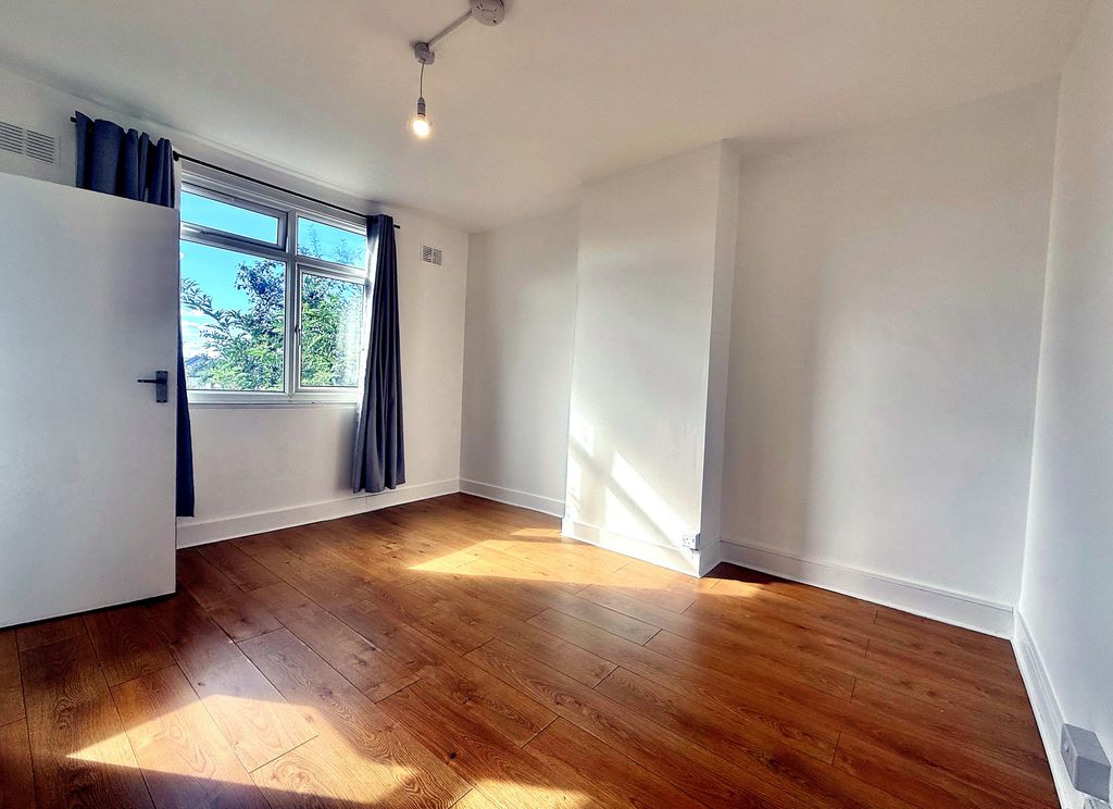 Property photo 2 of 3