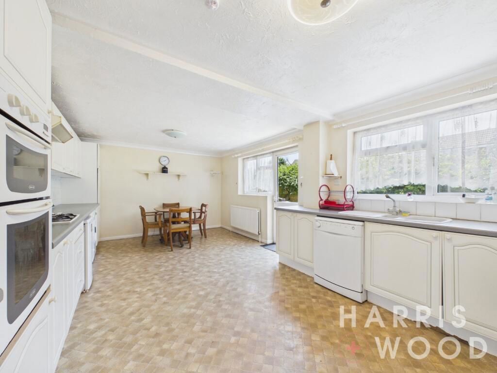 Property photo 2 of 27