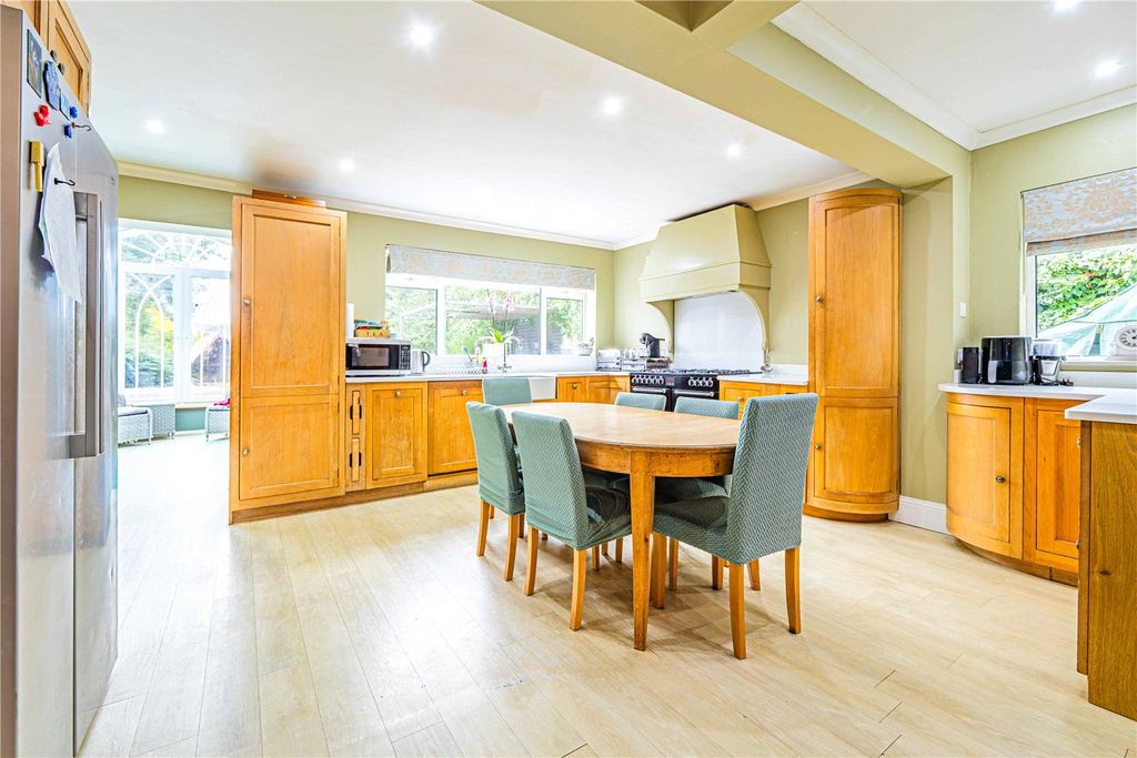 Property photo 2 of 17 Picture No. 15