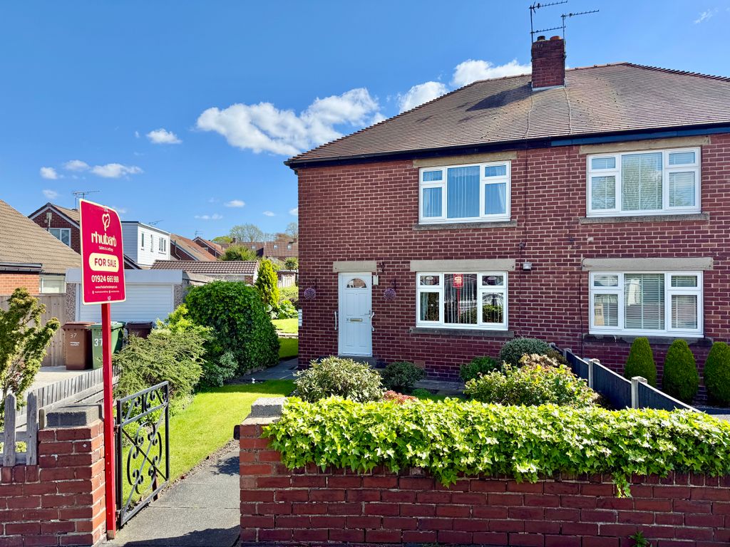 Property photo 1 of 12 External