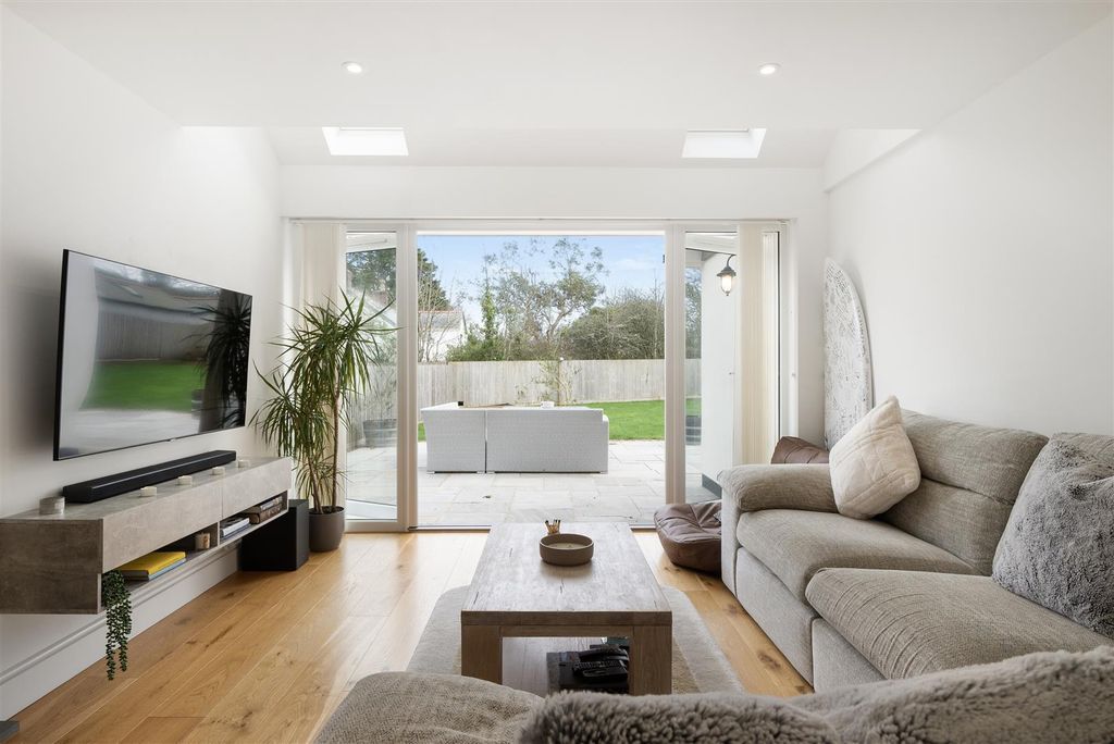 Property photo 2 of 28 Living Room