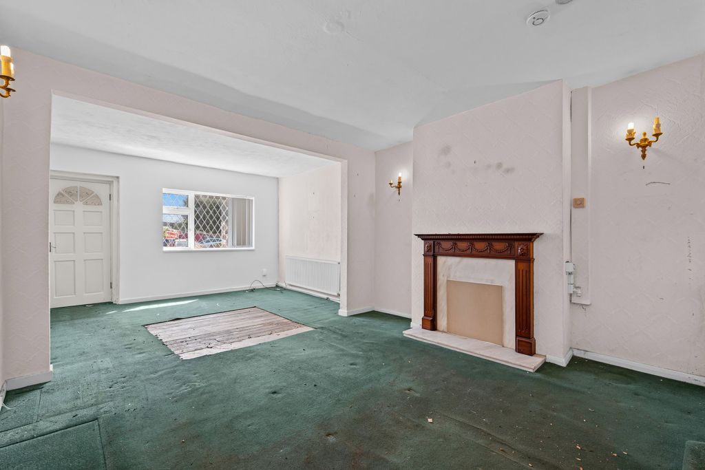 Property photo 2 of 17