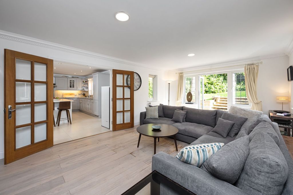 Property photo 3 of 13