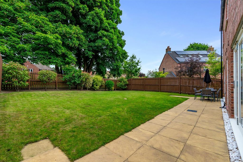 Additional image 30 of 6 bed detached house to rentAspen Drive, Scarcroft, Leeds LS14