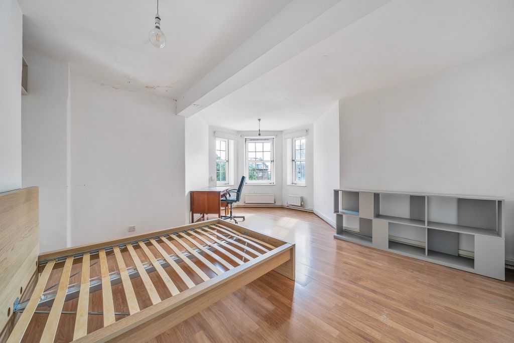 Property photo 1 of 15 21 Wessex 7