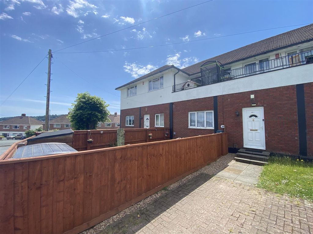 Property photo 1 of 12 Woodford Avenue