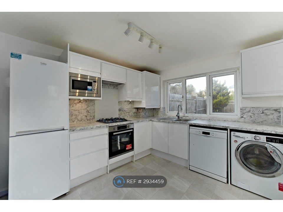 Property photo 2 of 17 New Kitchen ,Diner