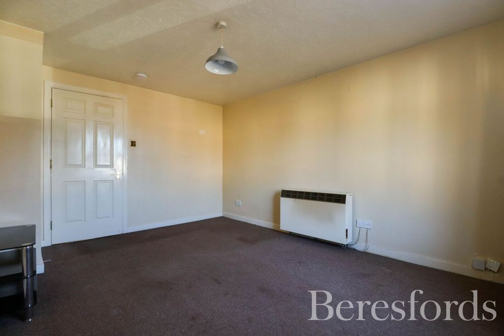 Property photo 3 of 8 Picture 3