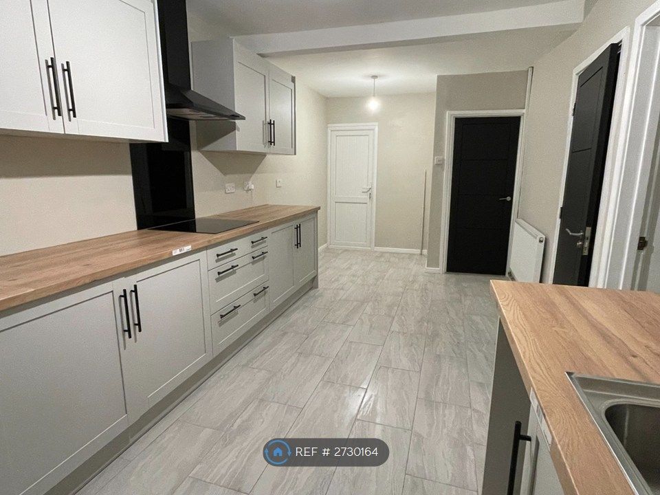 Property photo 1 of 20 Kitchen