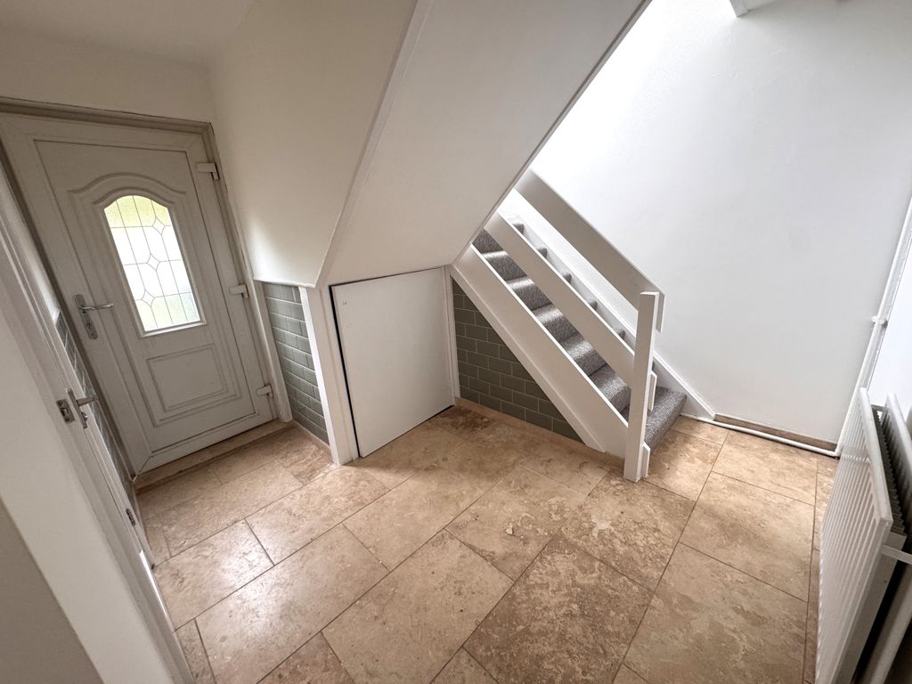 Property photo 2 of 14 Entrance