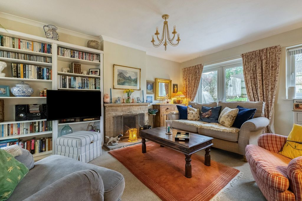 Property photo 2 of 11