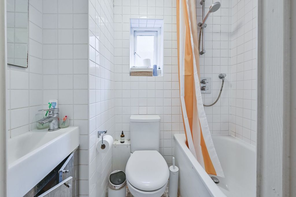 Property photo 2 of 8
