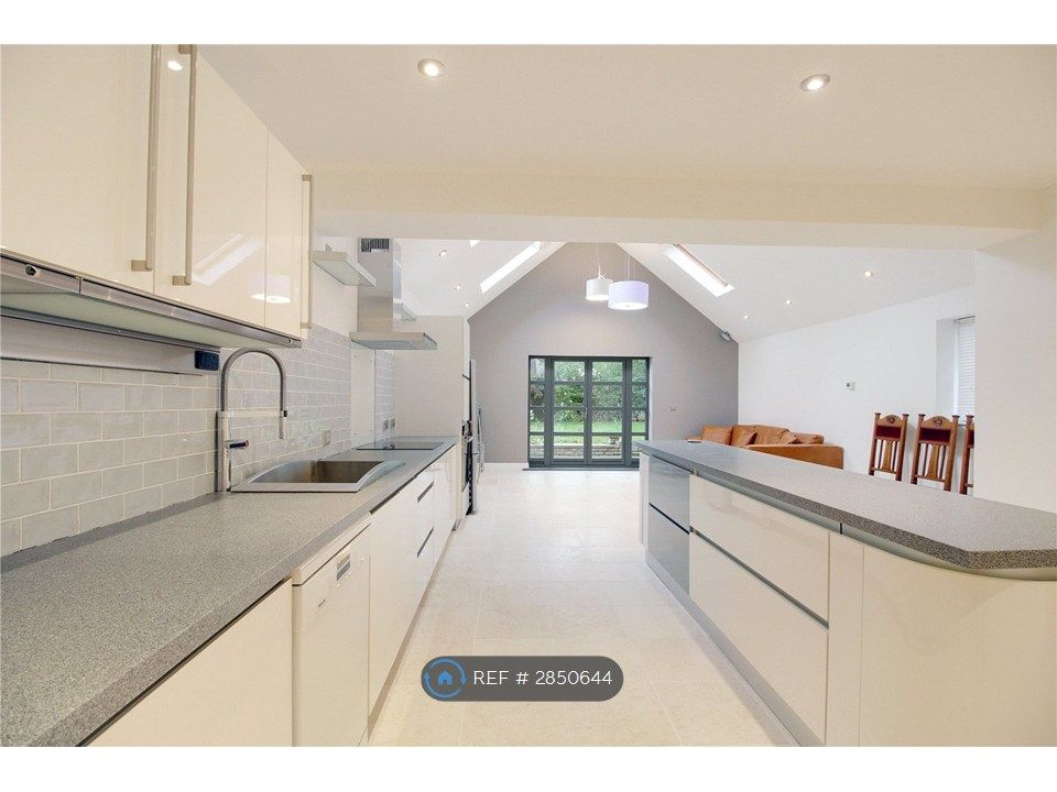Property photo 1 of 11 Kitchen/Dining Room