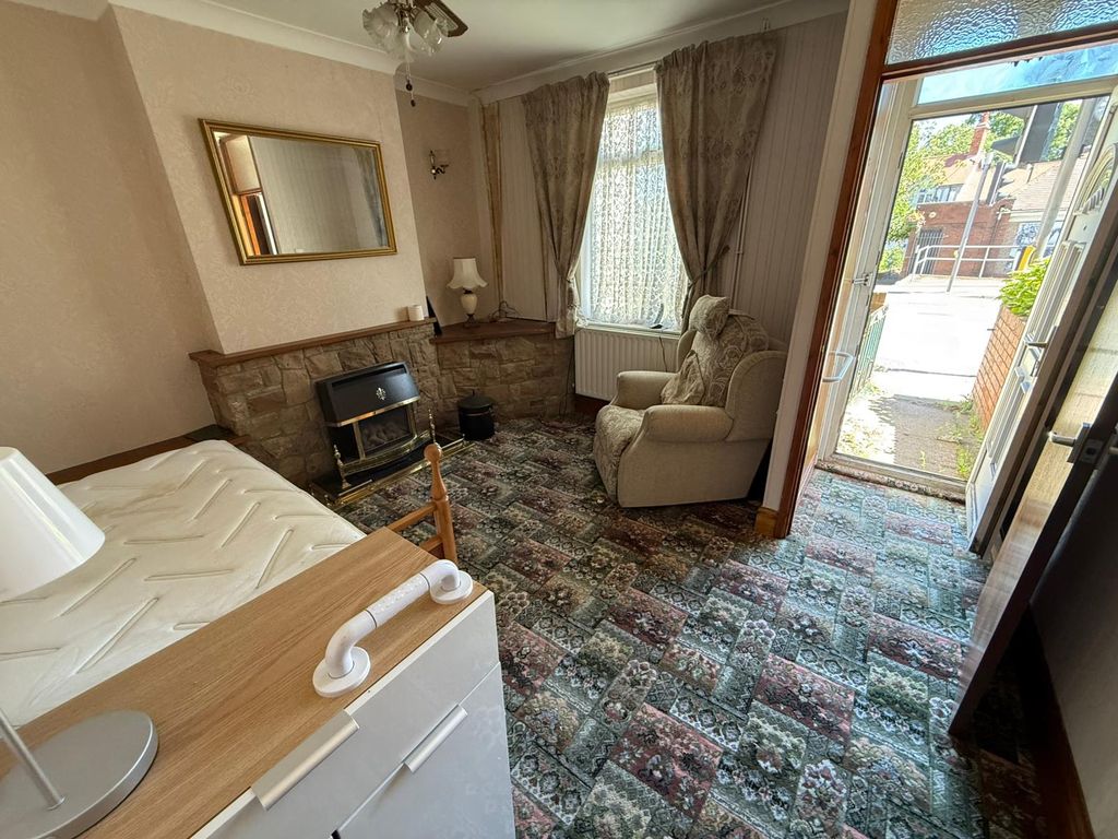 Property photo 3 of 18