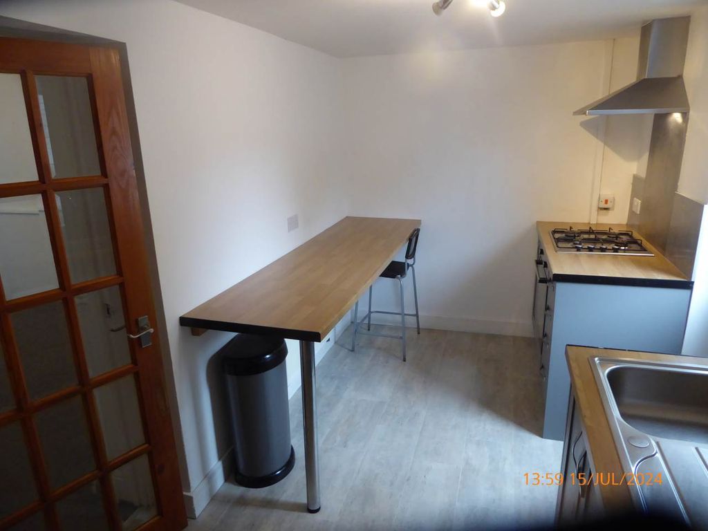 Property photo 3 of 10 P1250525