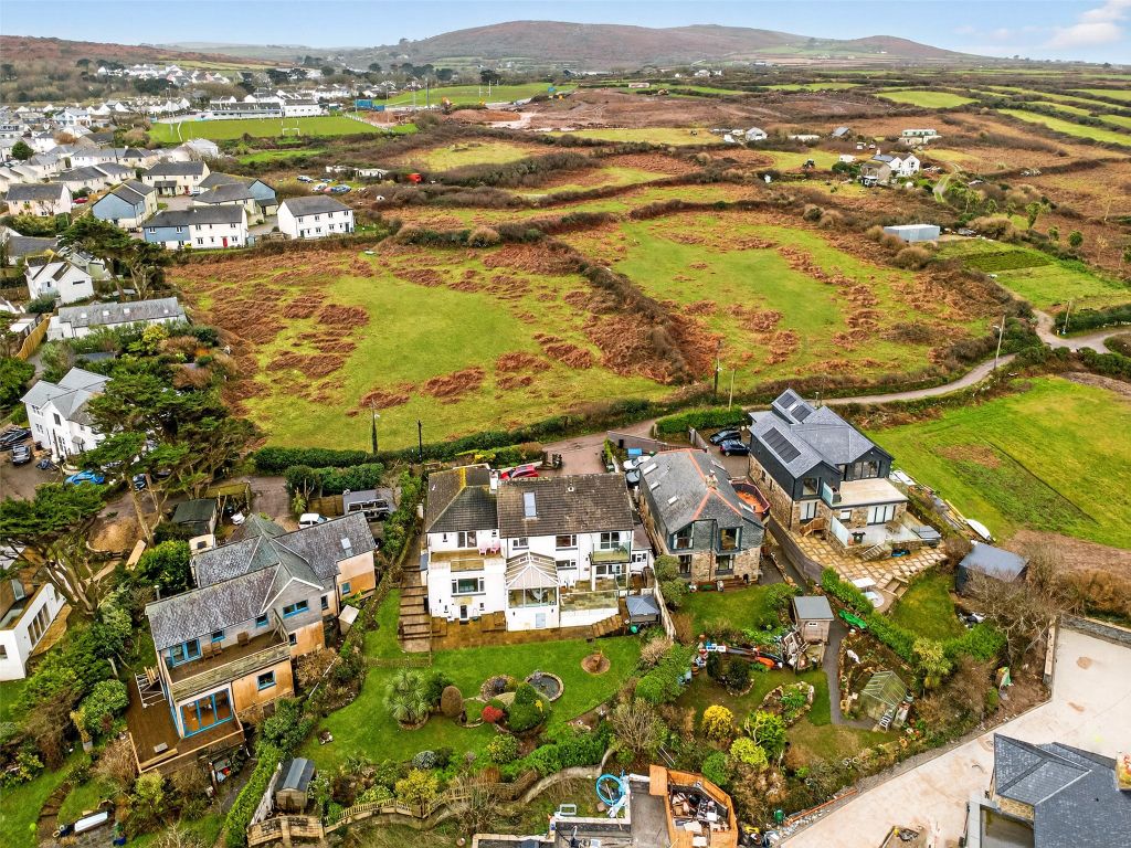 Property photo 3 of 30 Picture No. 05