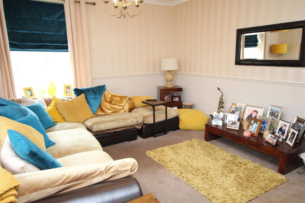 Property photo 2 of 19